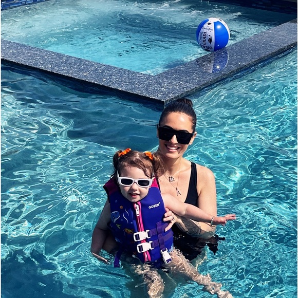 Meet your Posher, Rich - Picture 5 of 15